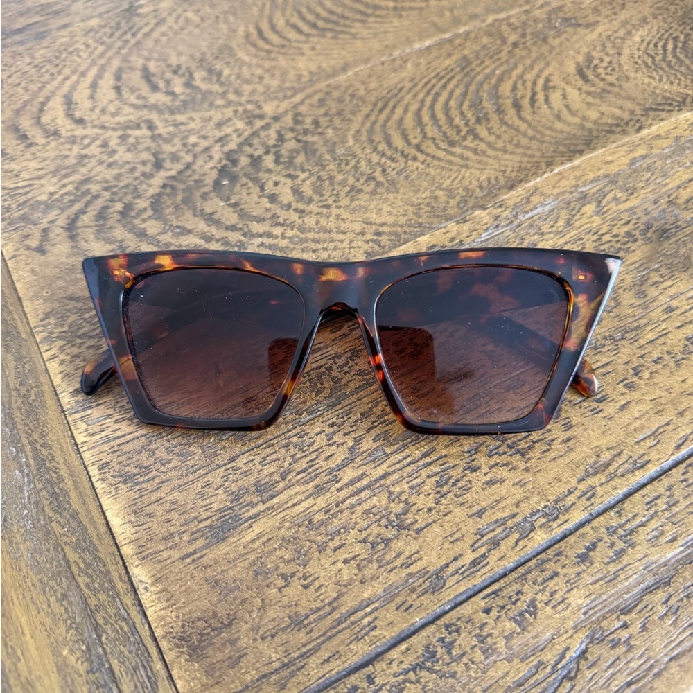 Tortoiseshell Square Women's Sunglasses - Brown Lenses